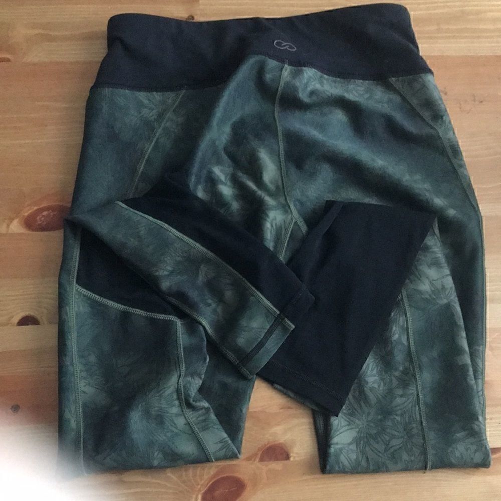 Green and black workout leggings - Picture 6 of 6